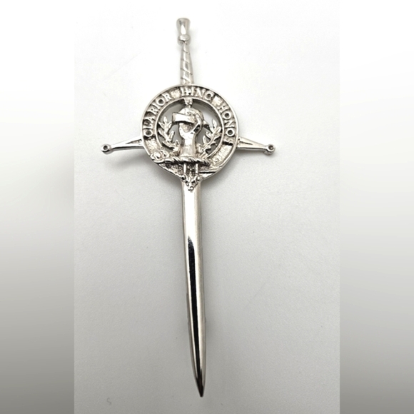 ๐ข3/$19๐ข Scottish Kilt Pin Brooch Signed BUCHANAN Clan Silver Tone - Picture 1 of 5